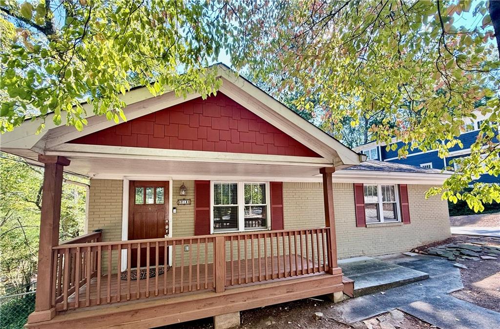 213 Lansdowne Avenue
