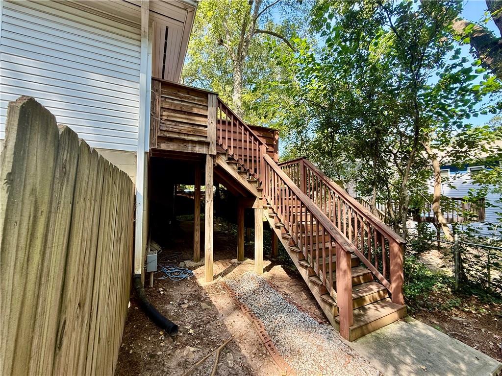 213 Lansdowne Avenue