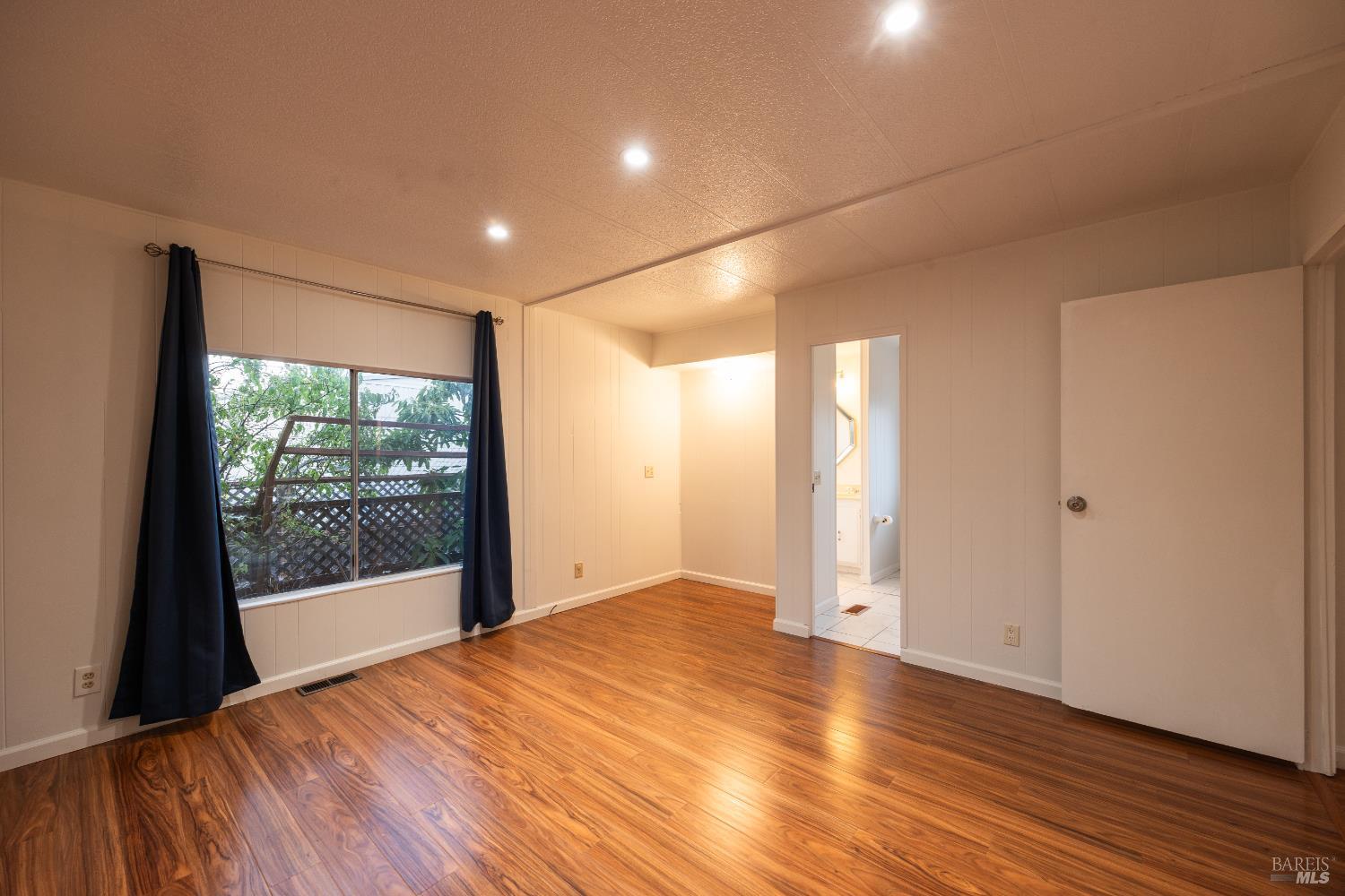 275 Carlsbad Court