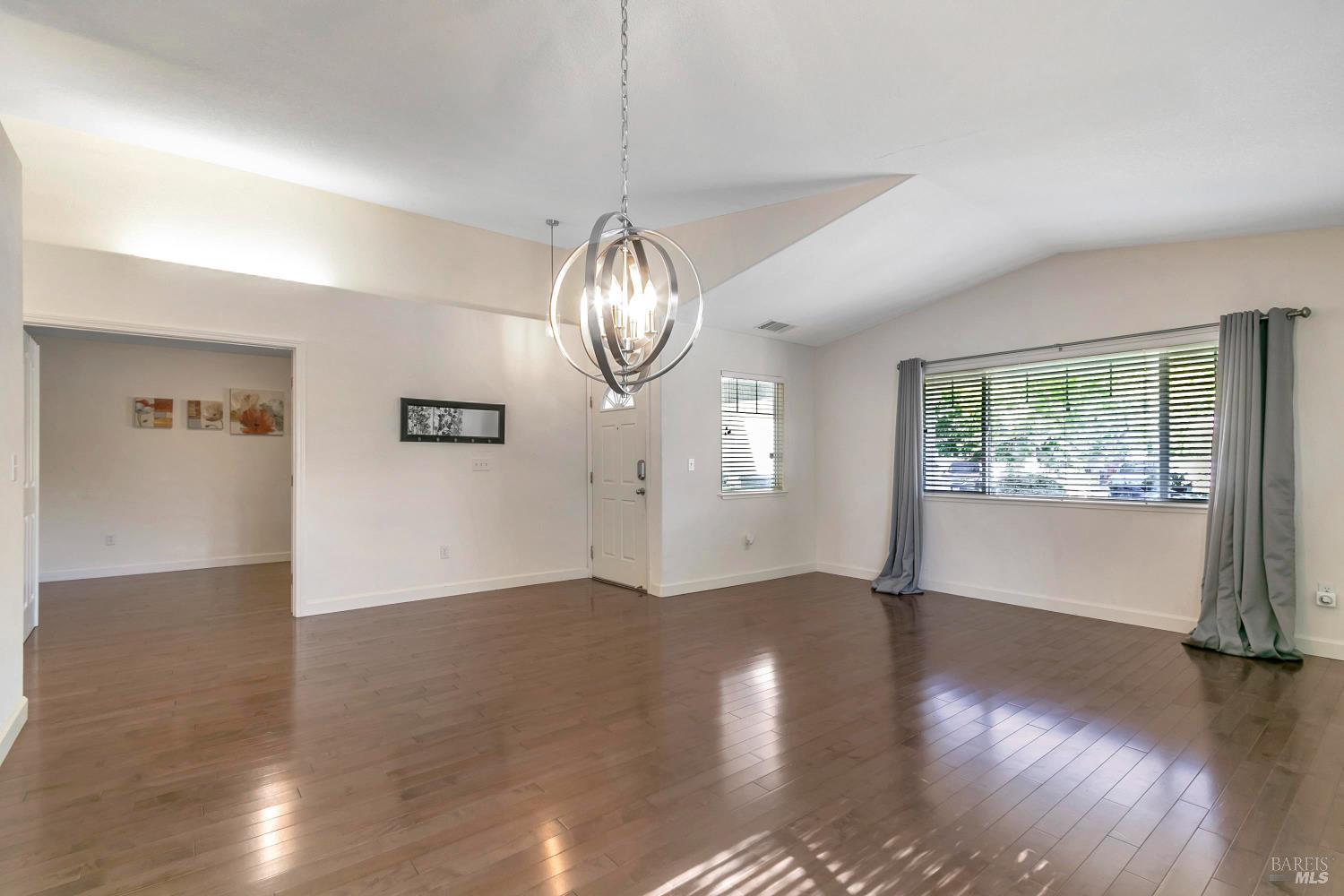 3257 Vista Del Lago Way