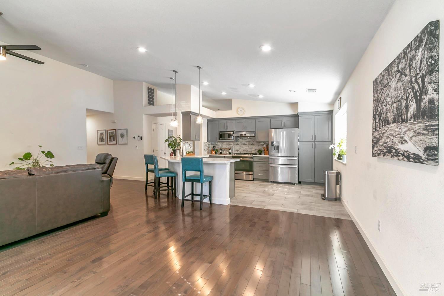 3257 Vista Del Lago Way