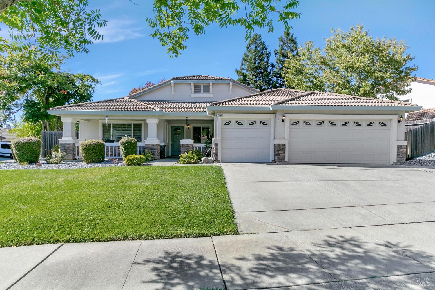 3257 Vista Del Lago Way