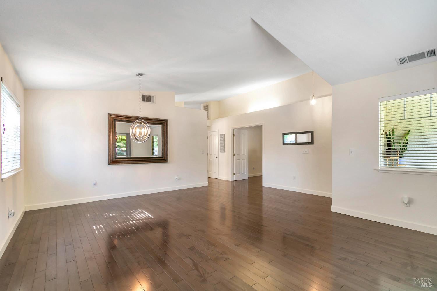 3257 Vista Del Lago Way