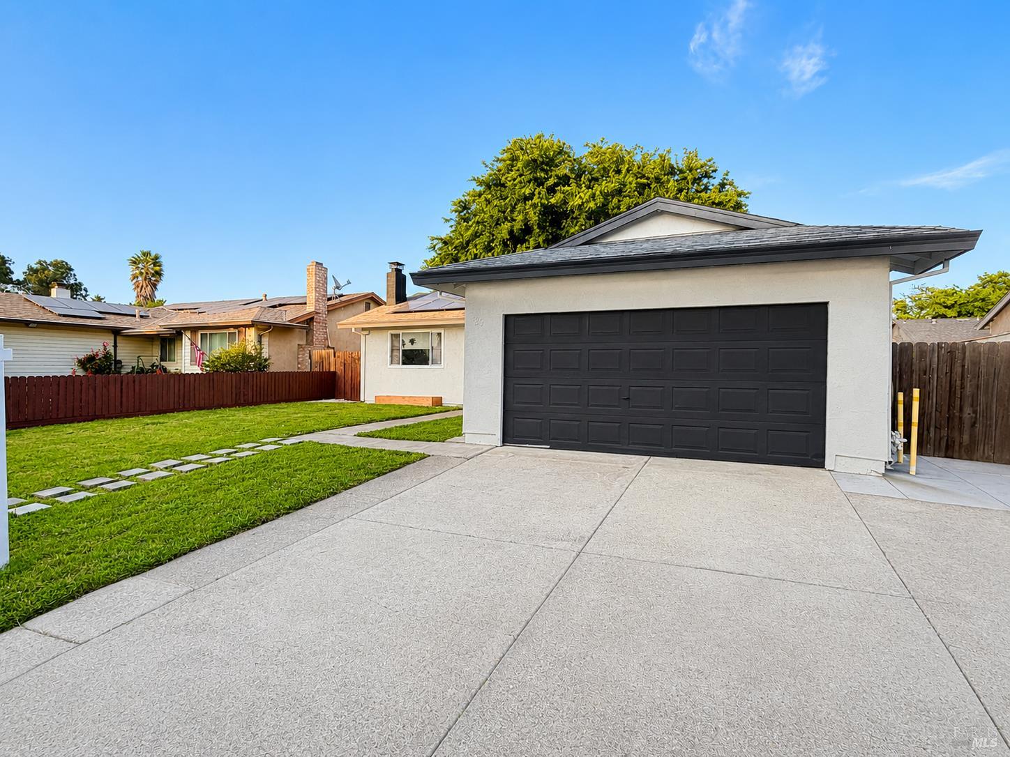 825 Spoonbill Lane