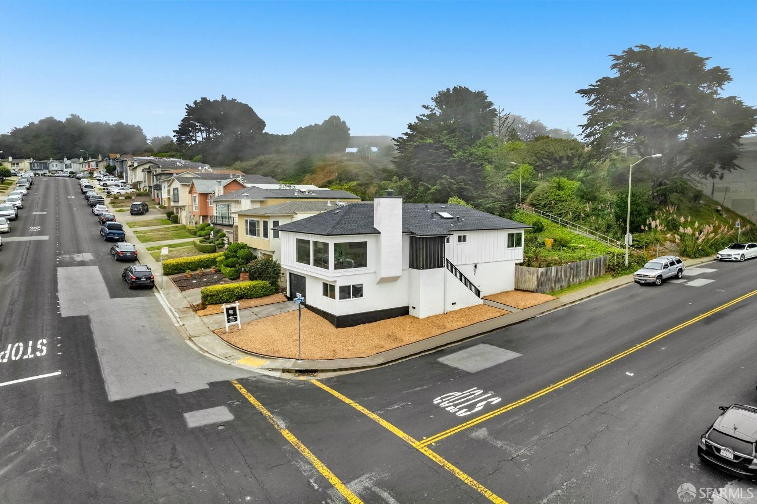 1 Gateway Drive