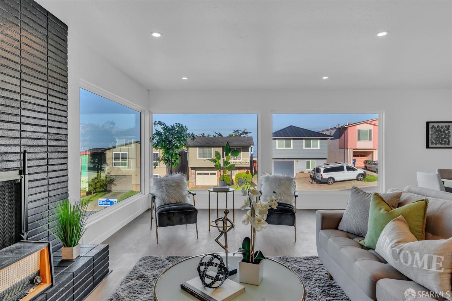 1 Gateway Drive