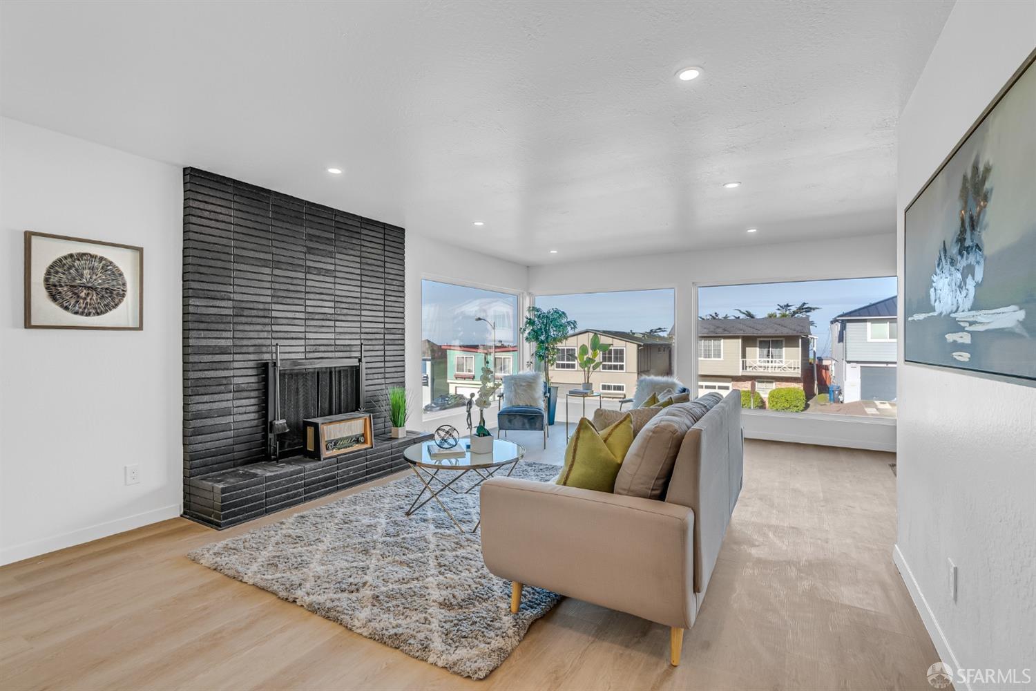 1 Gateway Drive