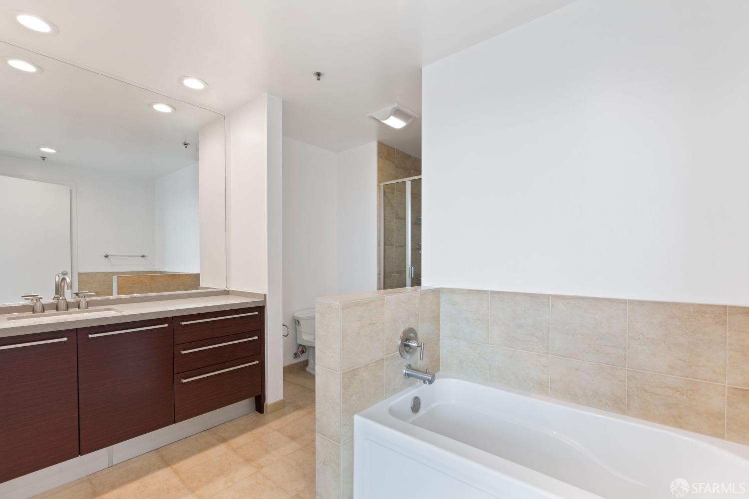 425 1st Street # 2804