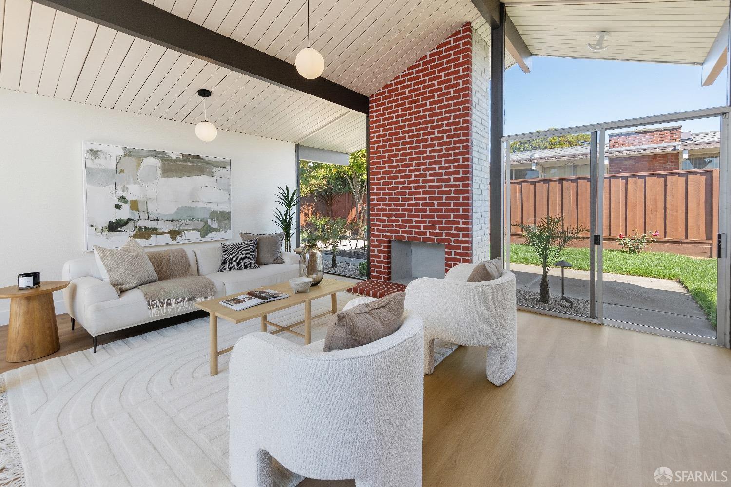 895 Crane Avenue