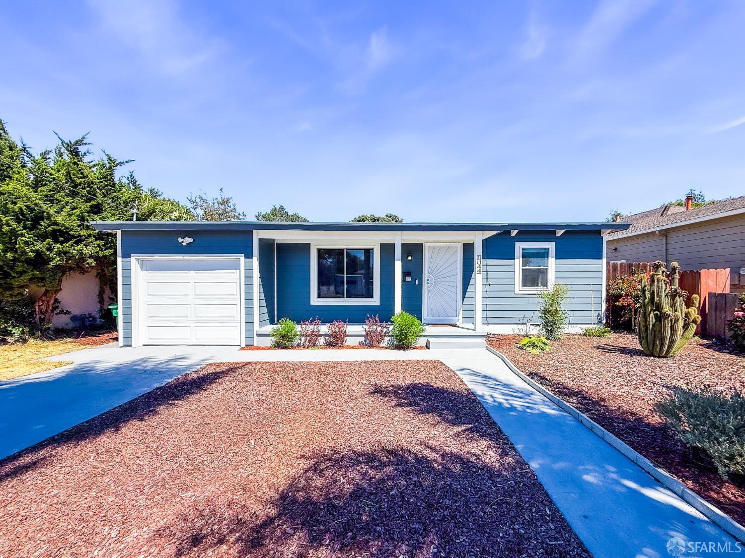 1044 Ventura Street