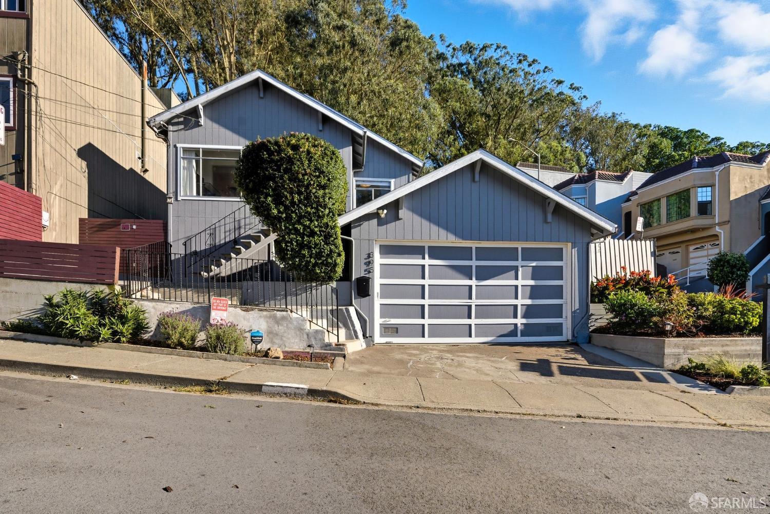395 Frankfort Street