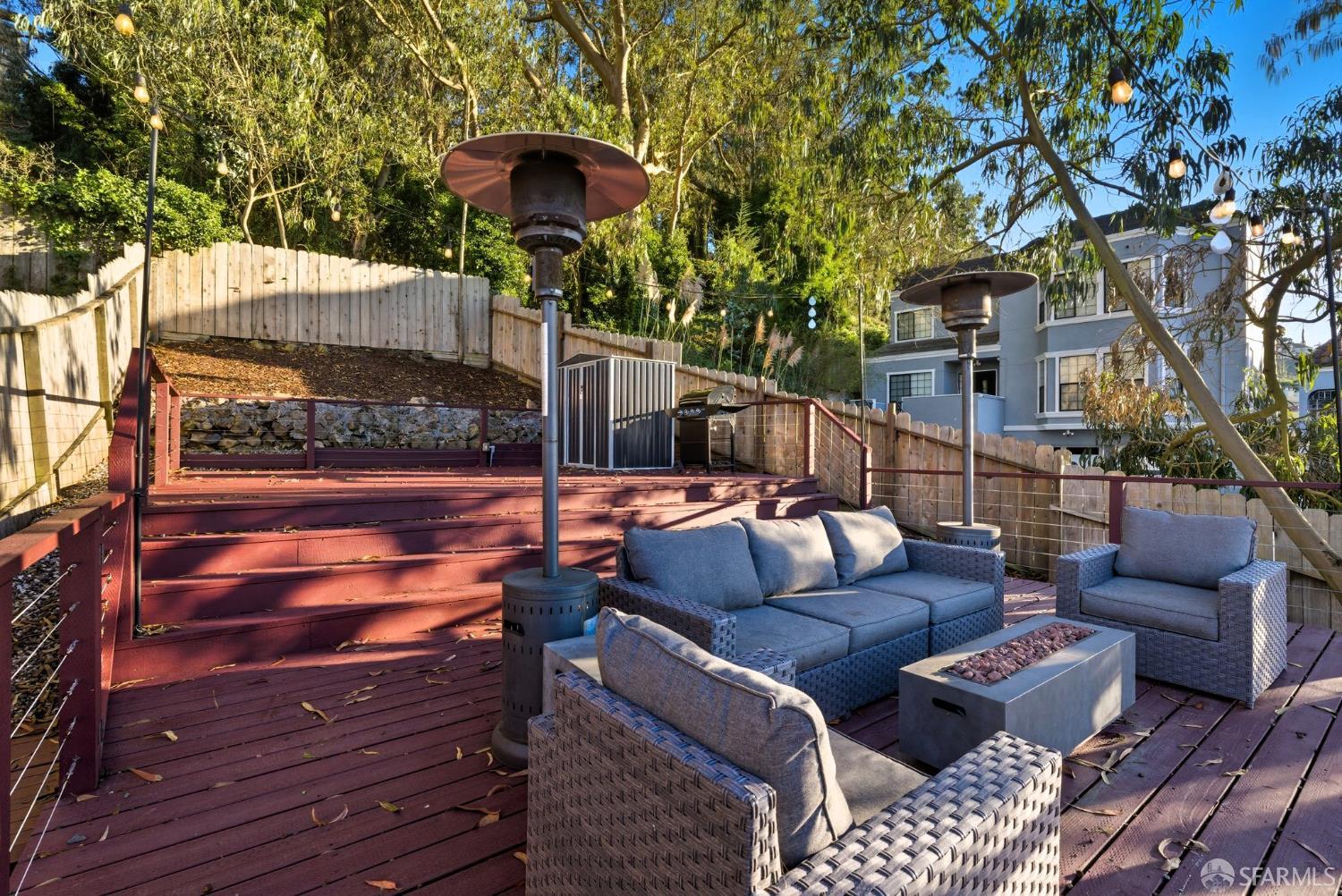 395 Frankfort Street