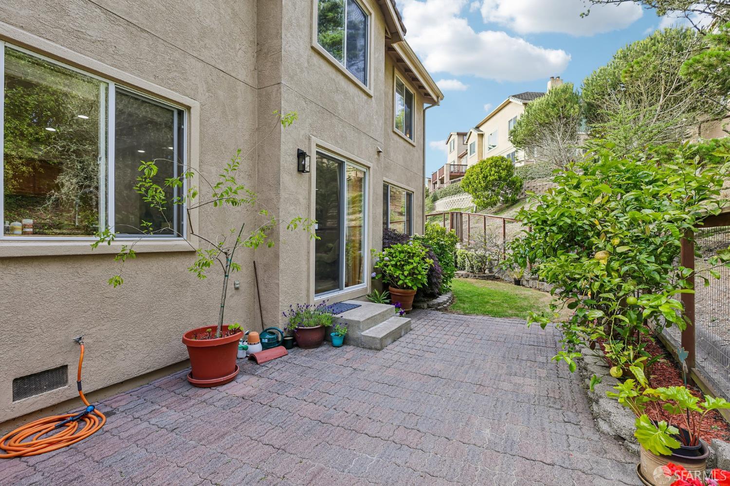 356 View Point Court