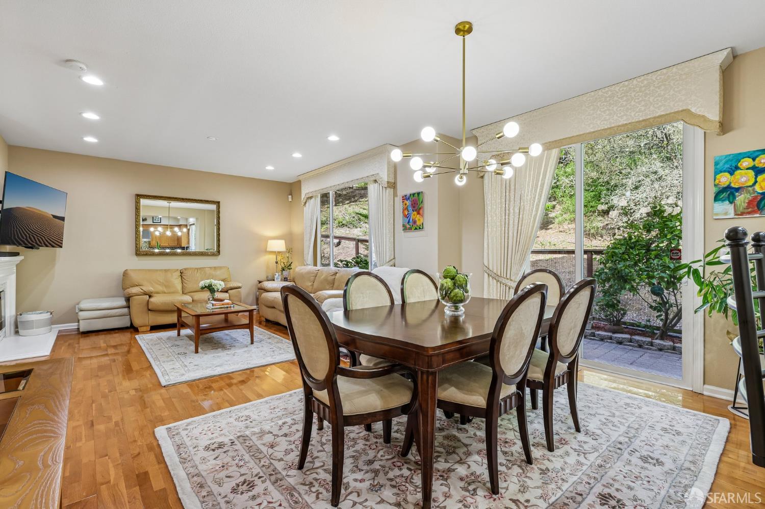 356 View Point Court