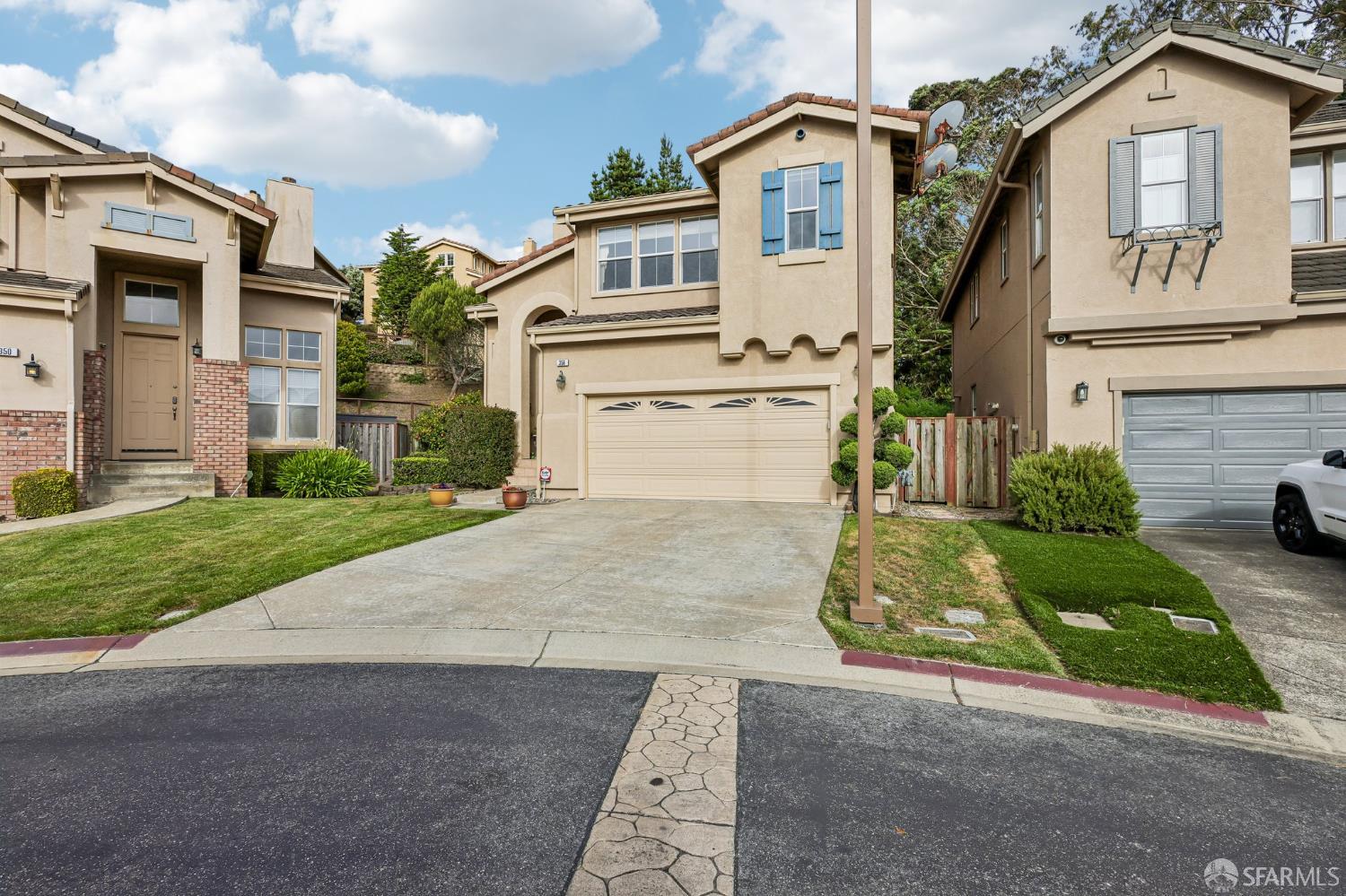 356 View Point Court