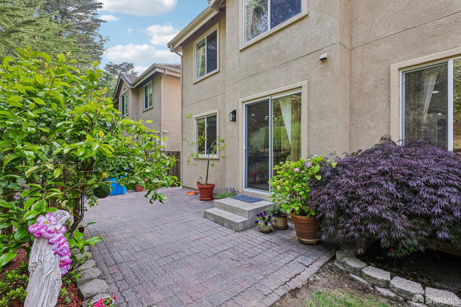 356 View Point Court