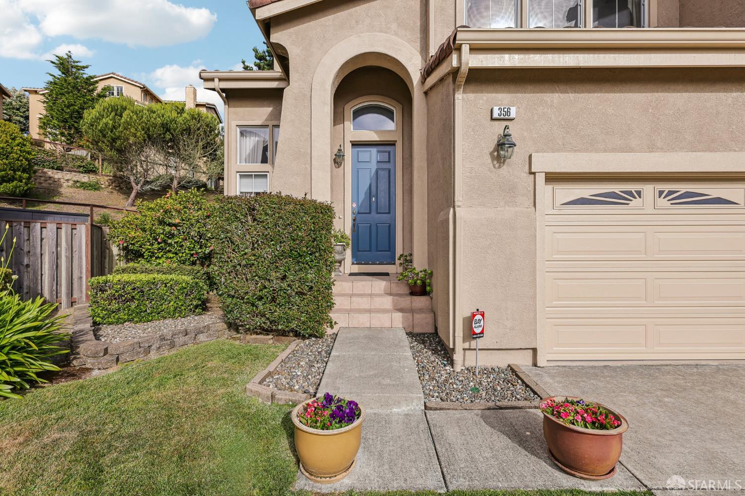356 View Point Court