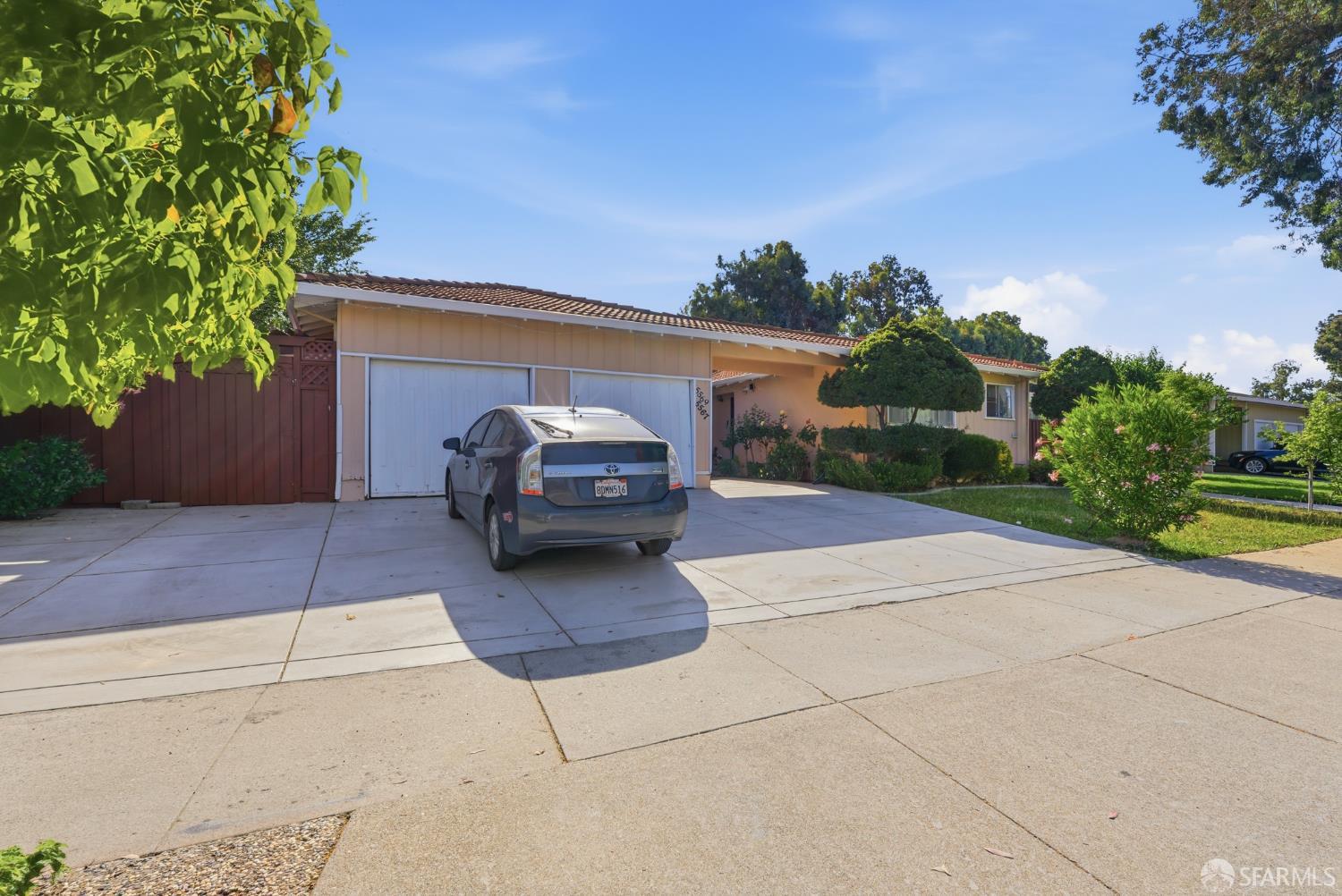 5567 Thornwood Drive