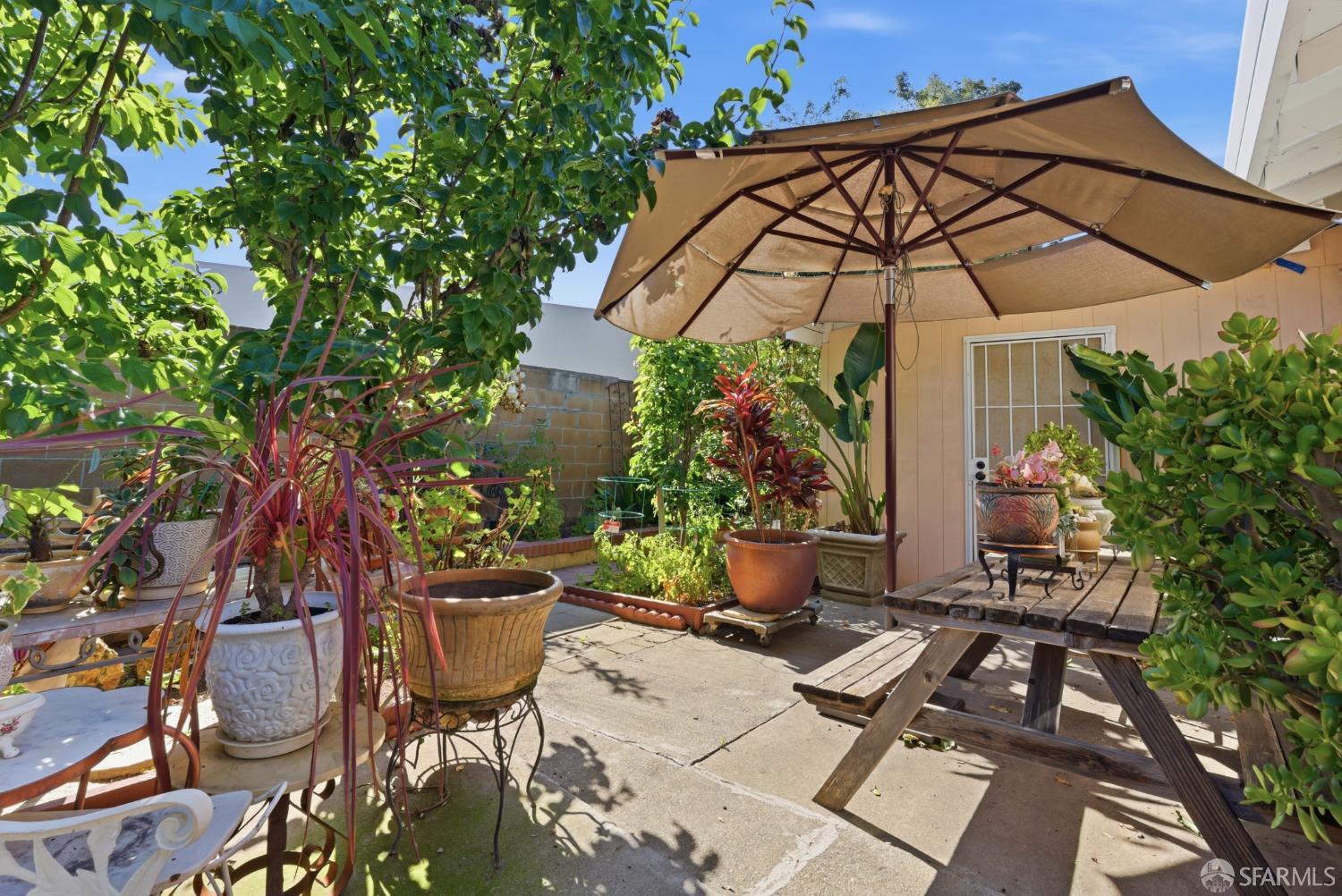 5567 Thornwood Drive