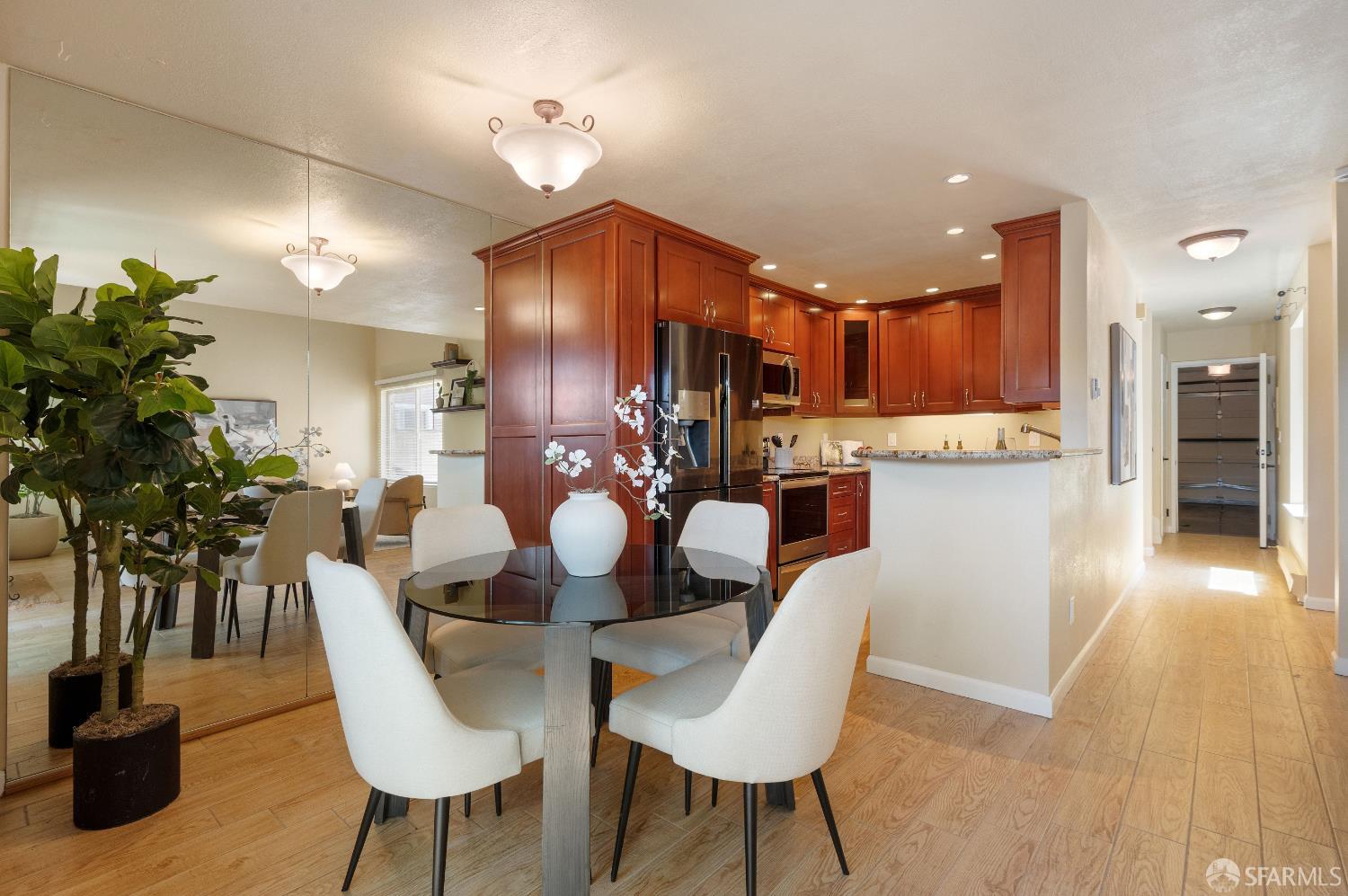 2657 Kentworth Way