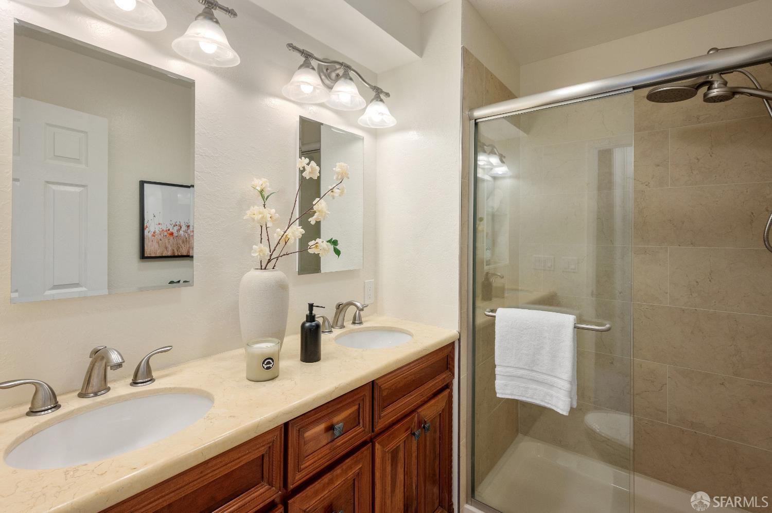 2657 Kentworth Way