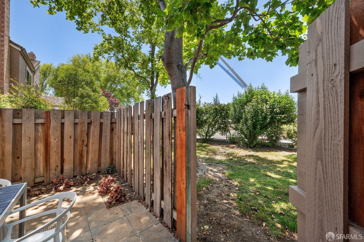 2657 Kentworth Way