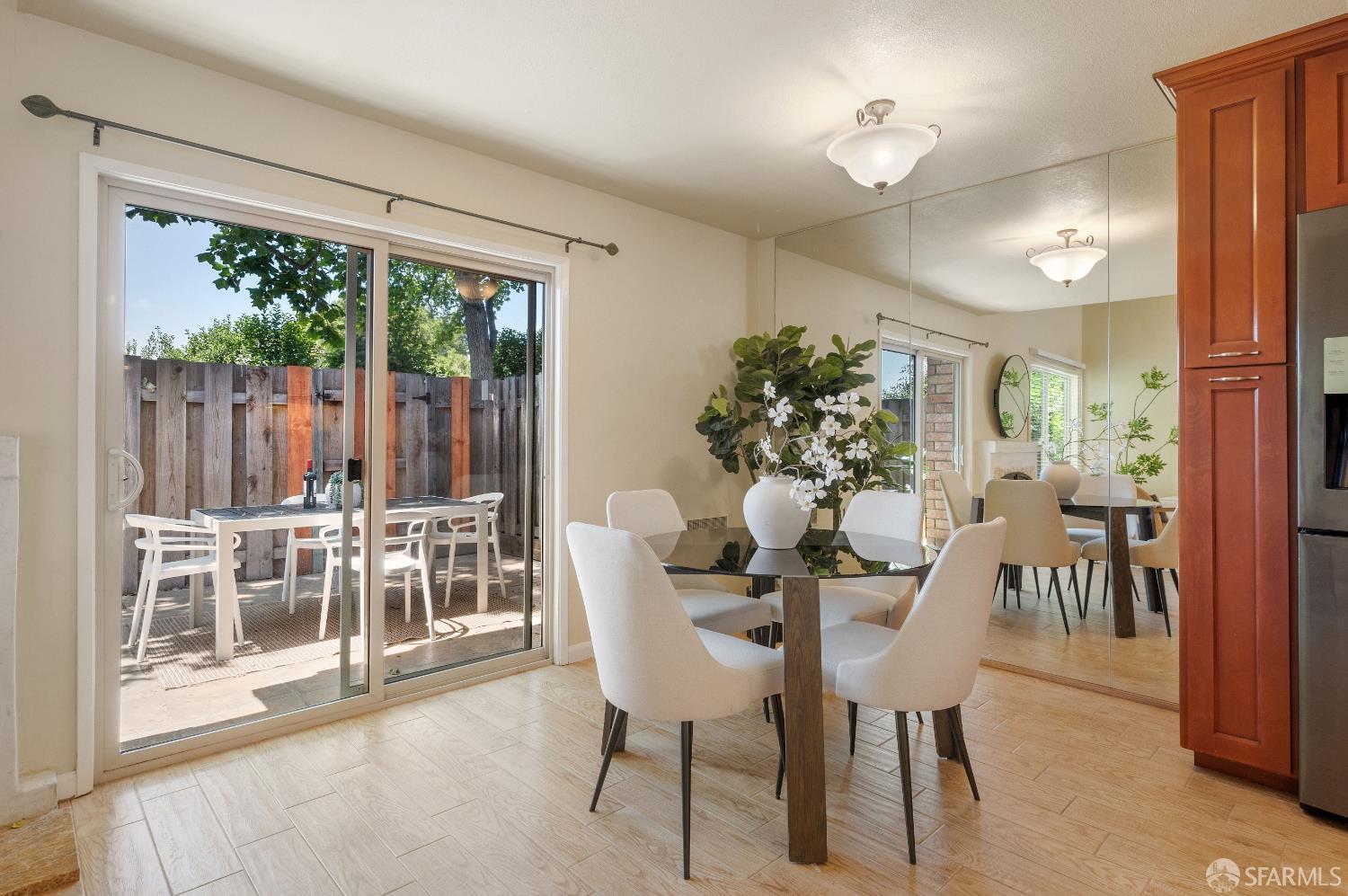 2657 Kentworth Way