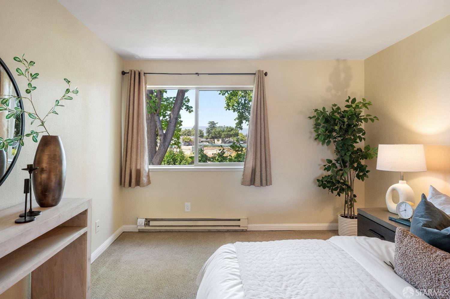 2657 Kentworth Way