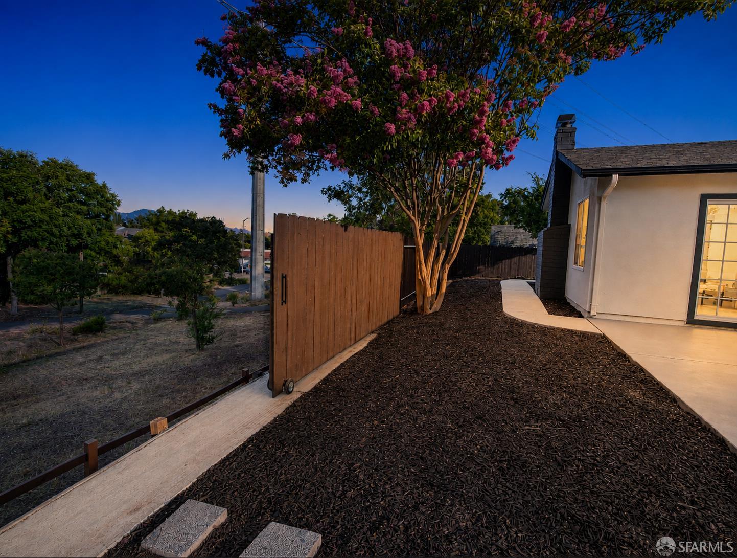 1832 Redwood Drive
