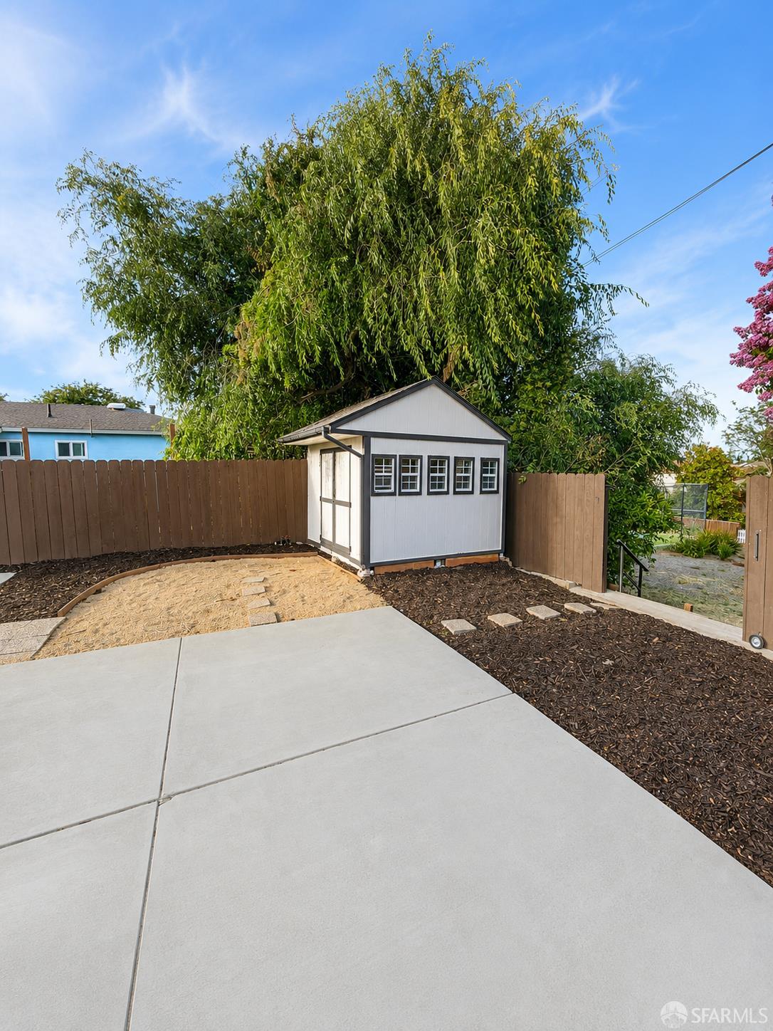 1832 Redwood Drive