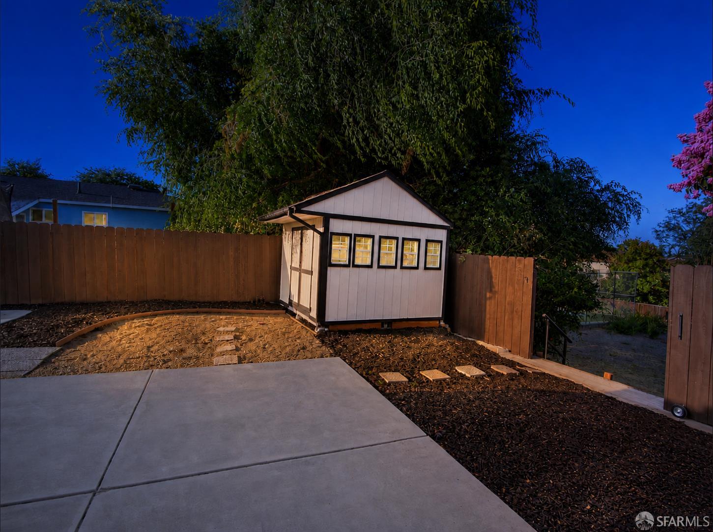 1832 Redwood Drive