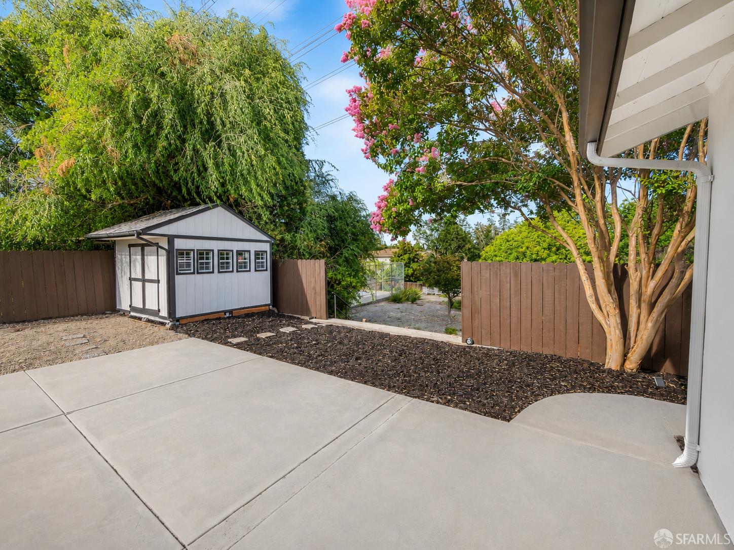 1832 Redwood Drive