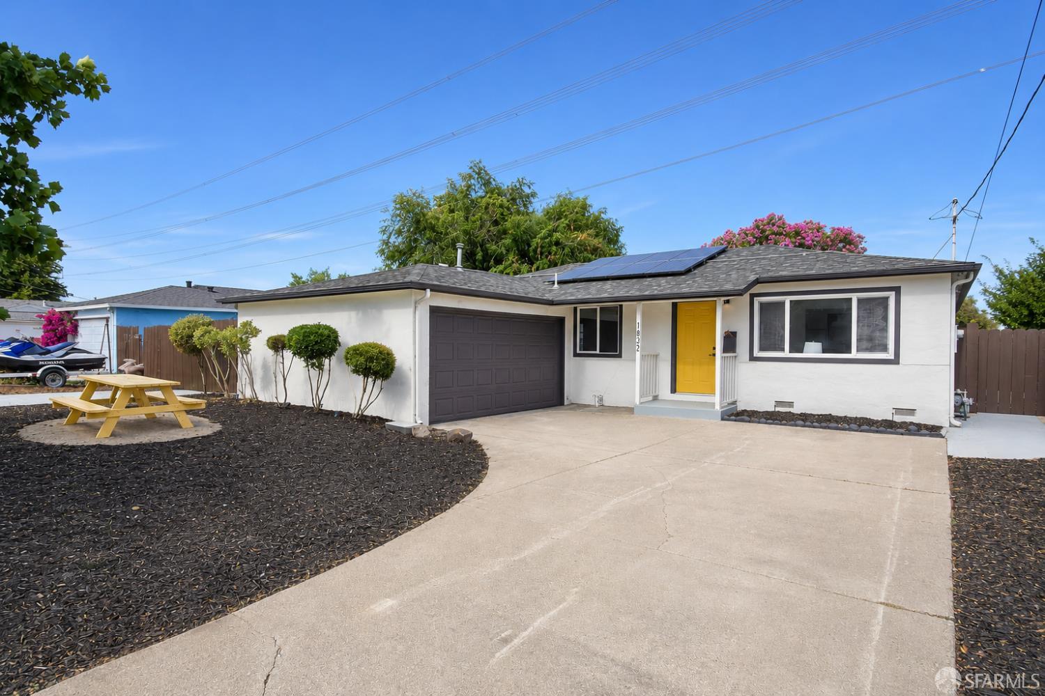 1832 Redwood Drive