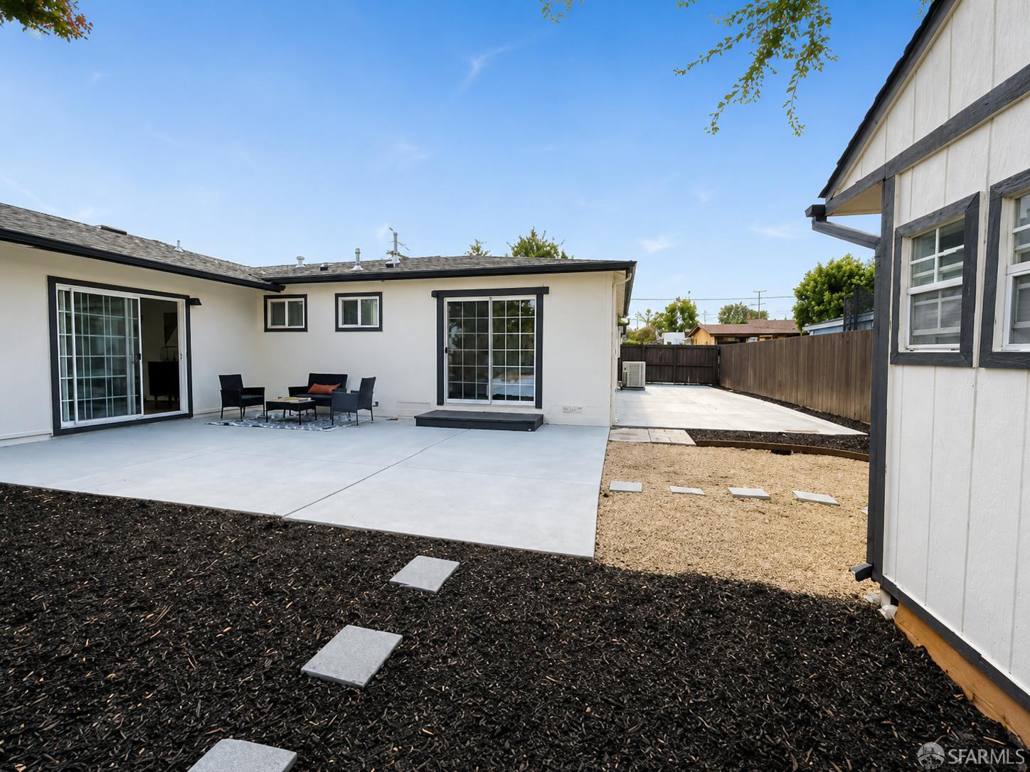 1832 Redwood Drive
