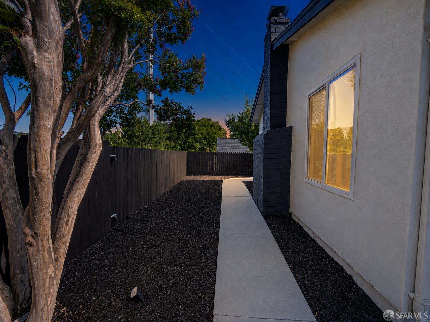 1832 Redwood Drive