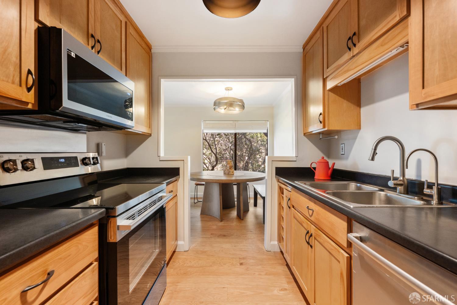 3352 La Mesa Drive # 6