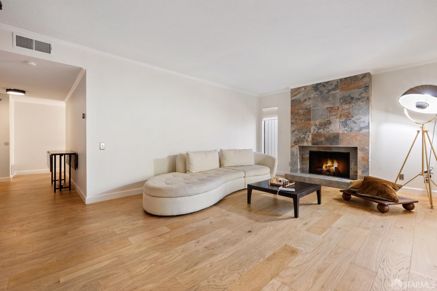 3352 La Mesa Drive # 6