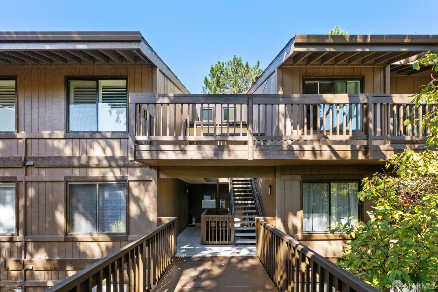 3352 La Mesa Drive # 6
