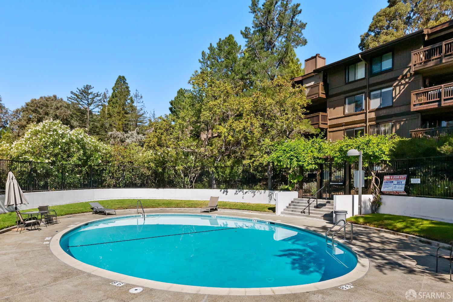 3352 La Mesa Drive # 6