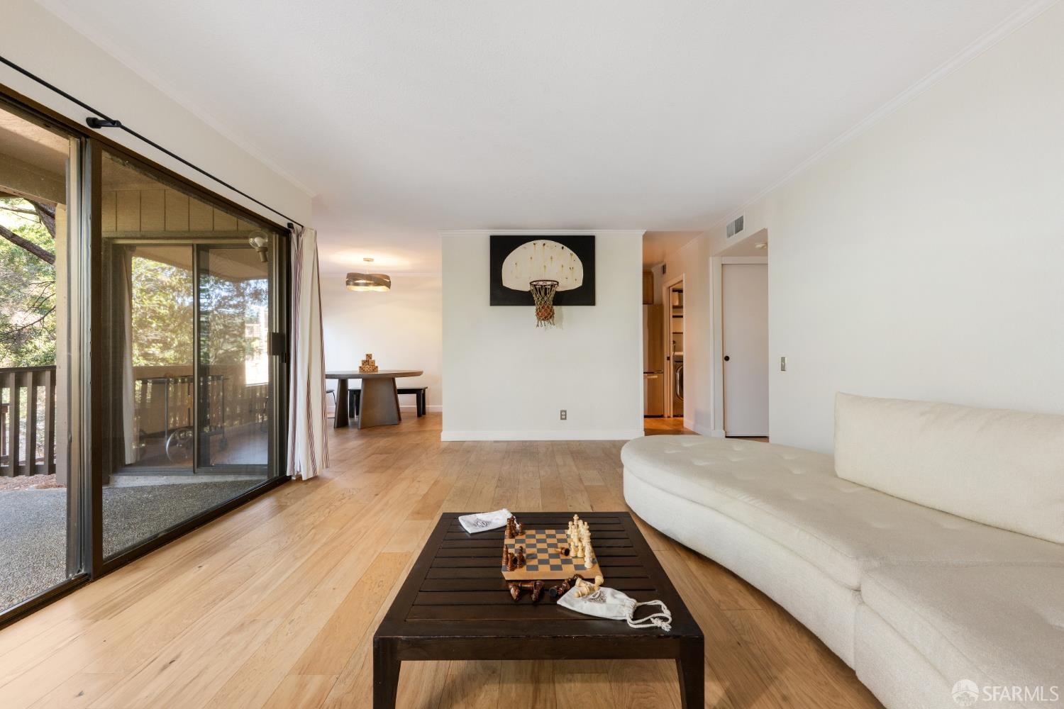 3352 La Mesa Drive # 6