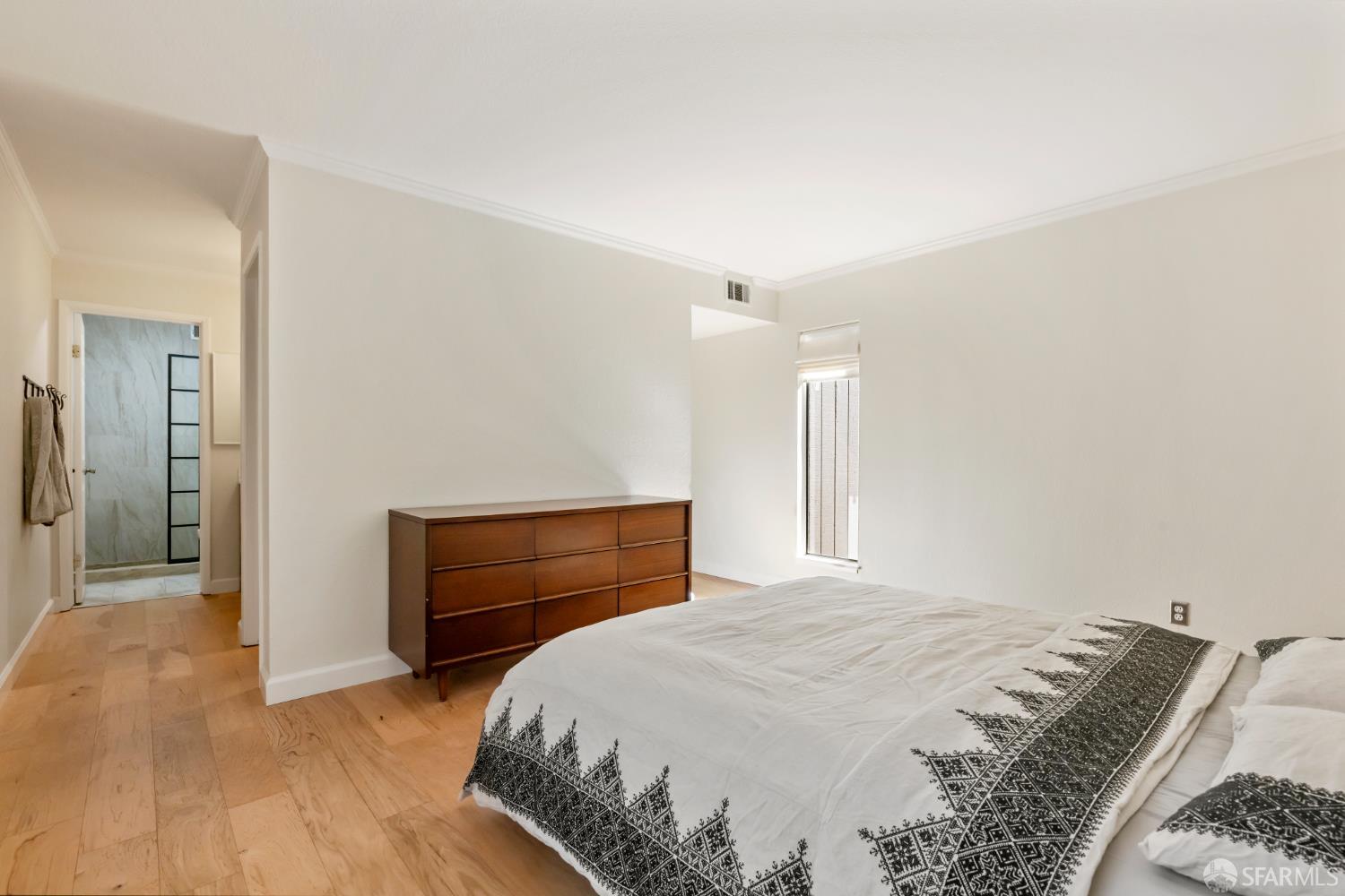 3352 La Mesa Drive # 6