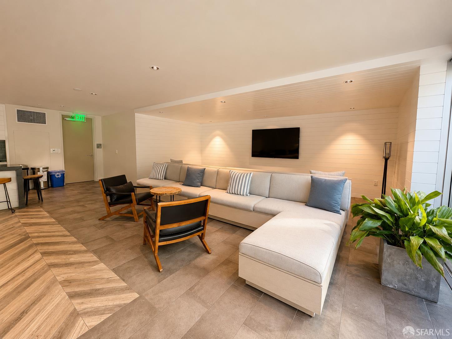 110 Channel Street # 324