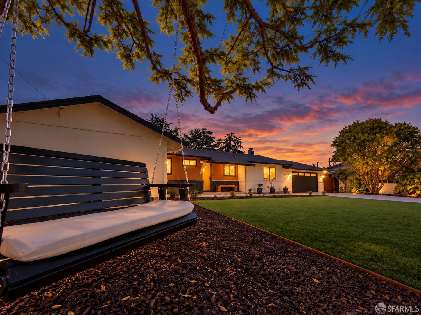 1487 El Camino Drive
