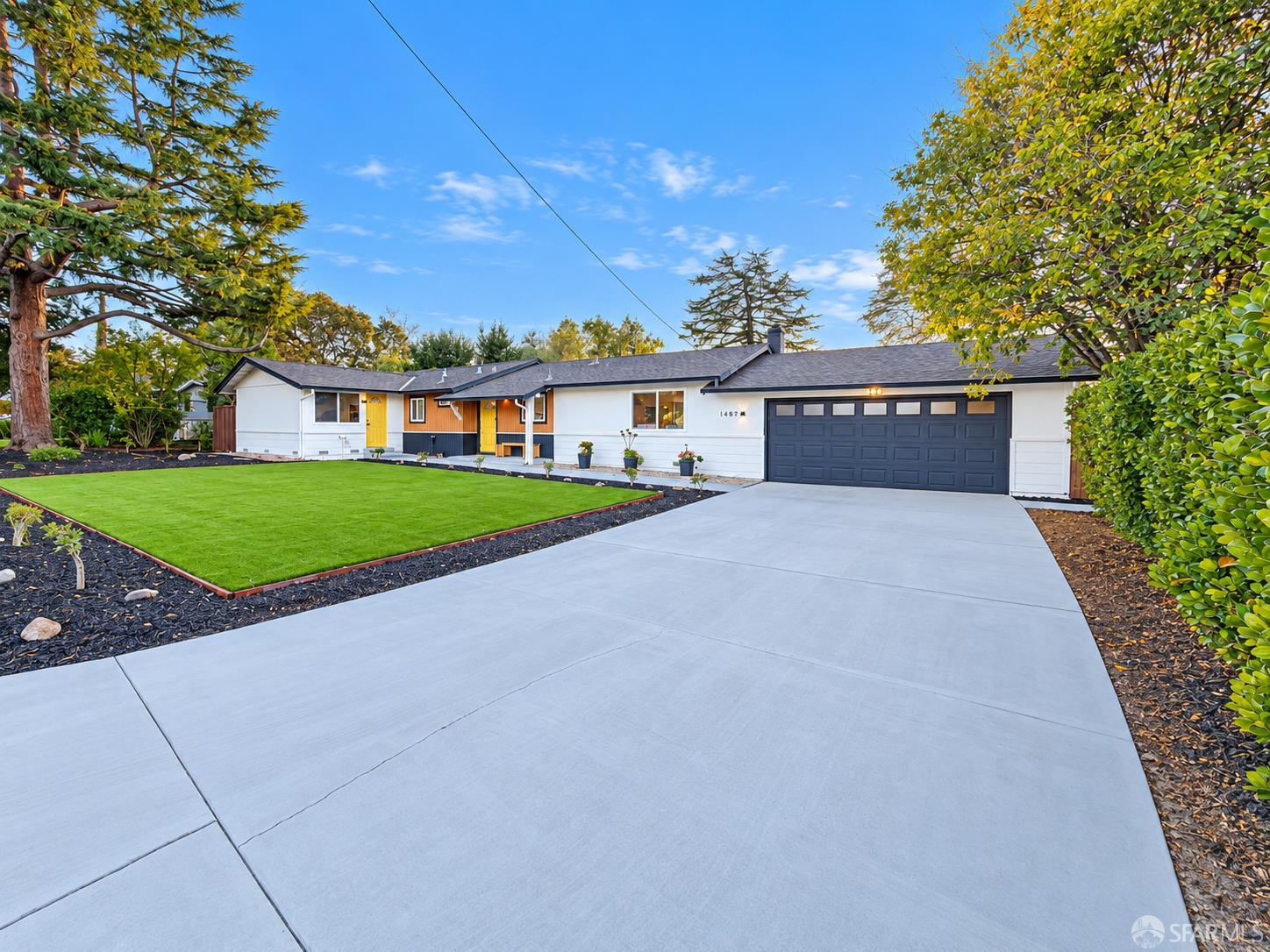 1487 El Camino Drive