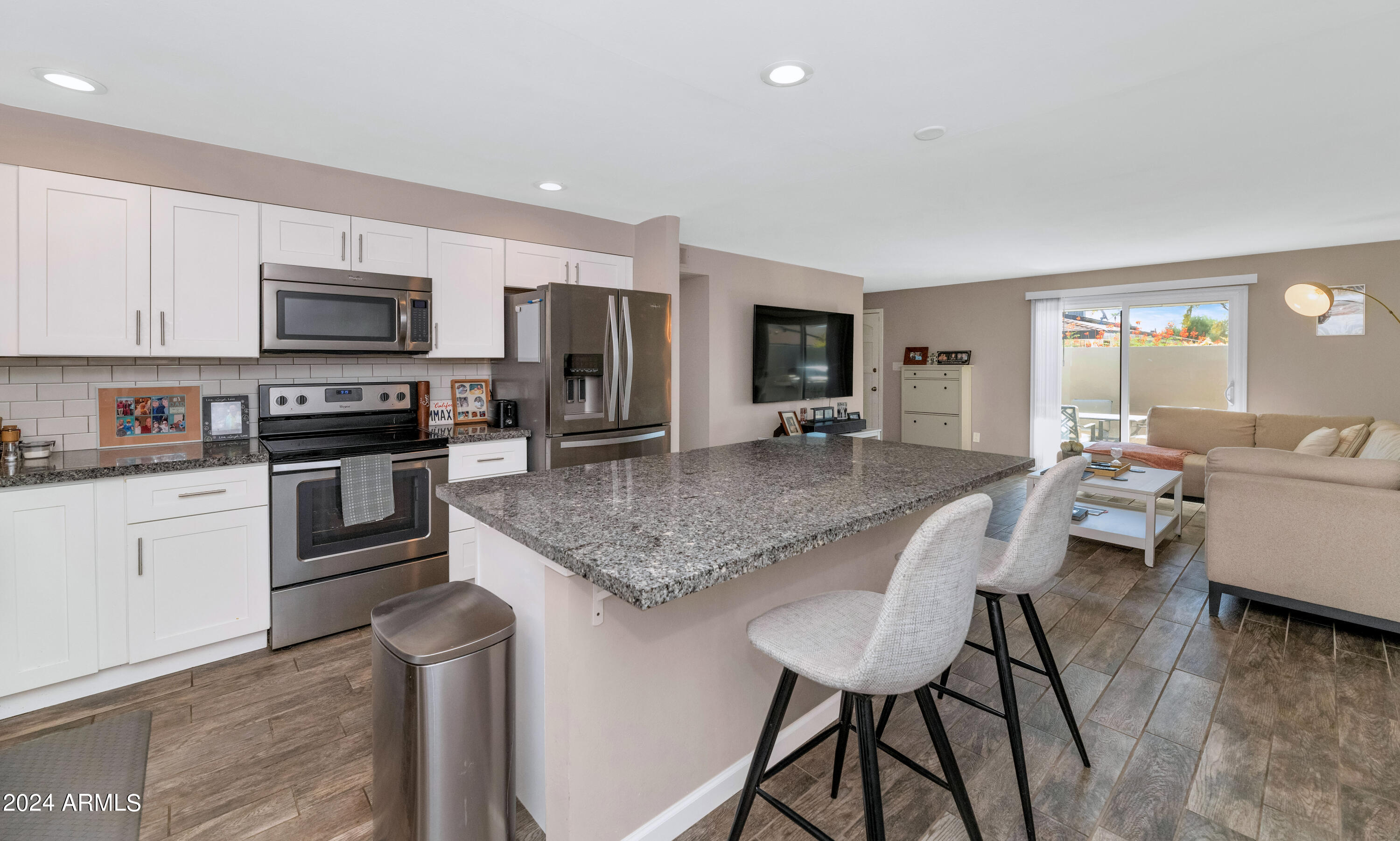7635 E MINNEZONA Avenue