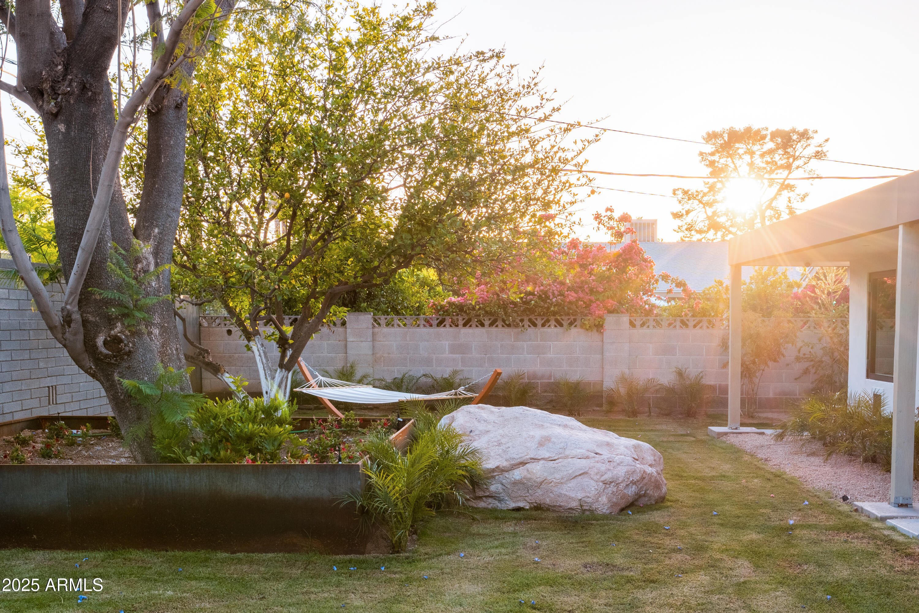 5311 E MITCHELL Drive