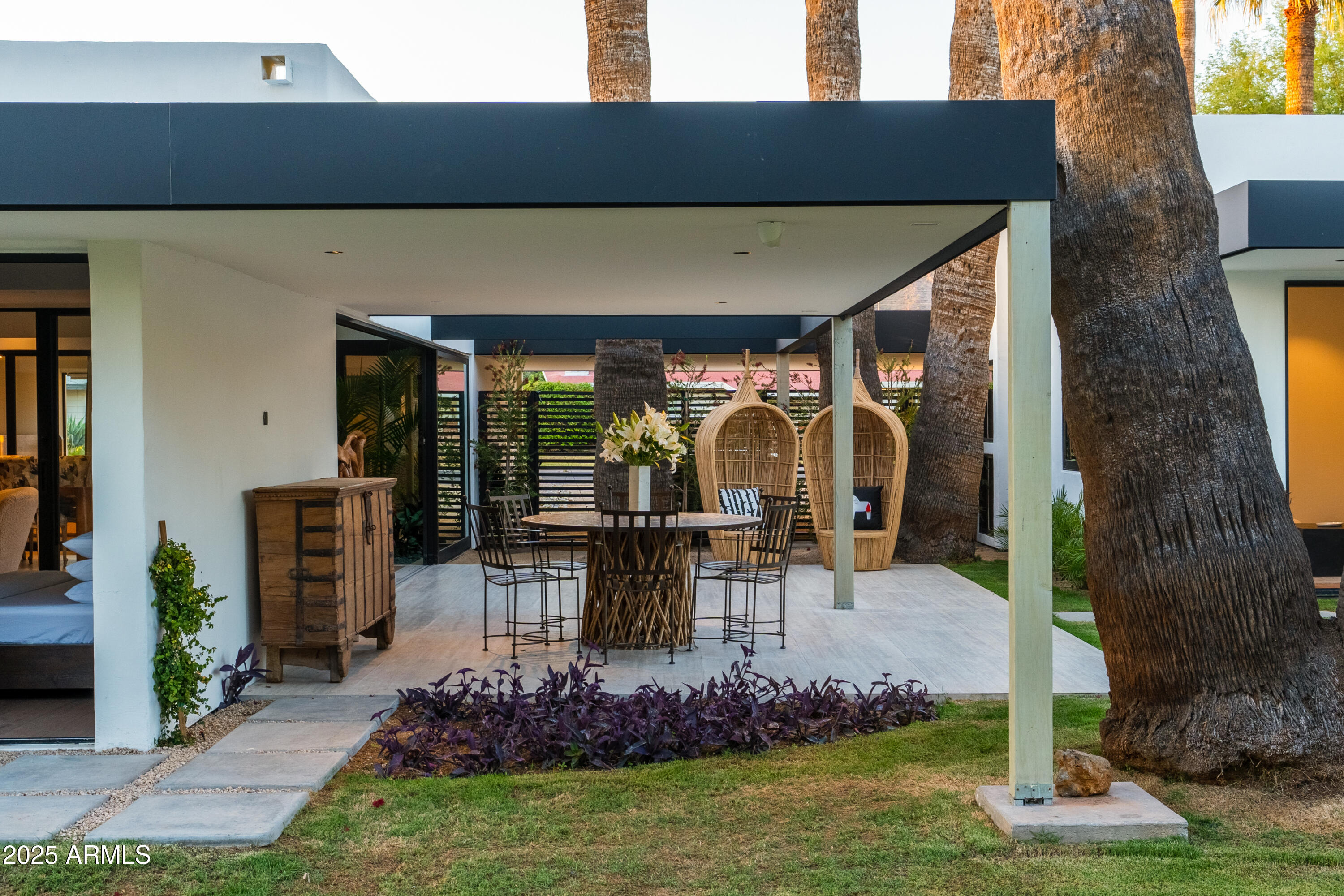 5311 E MITCHELL Drive