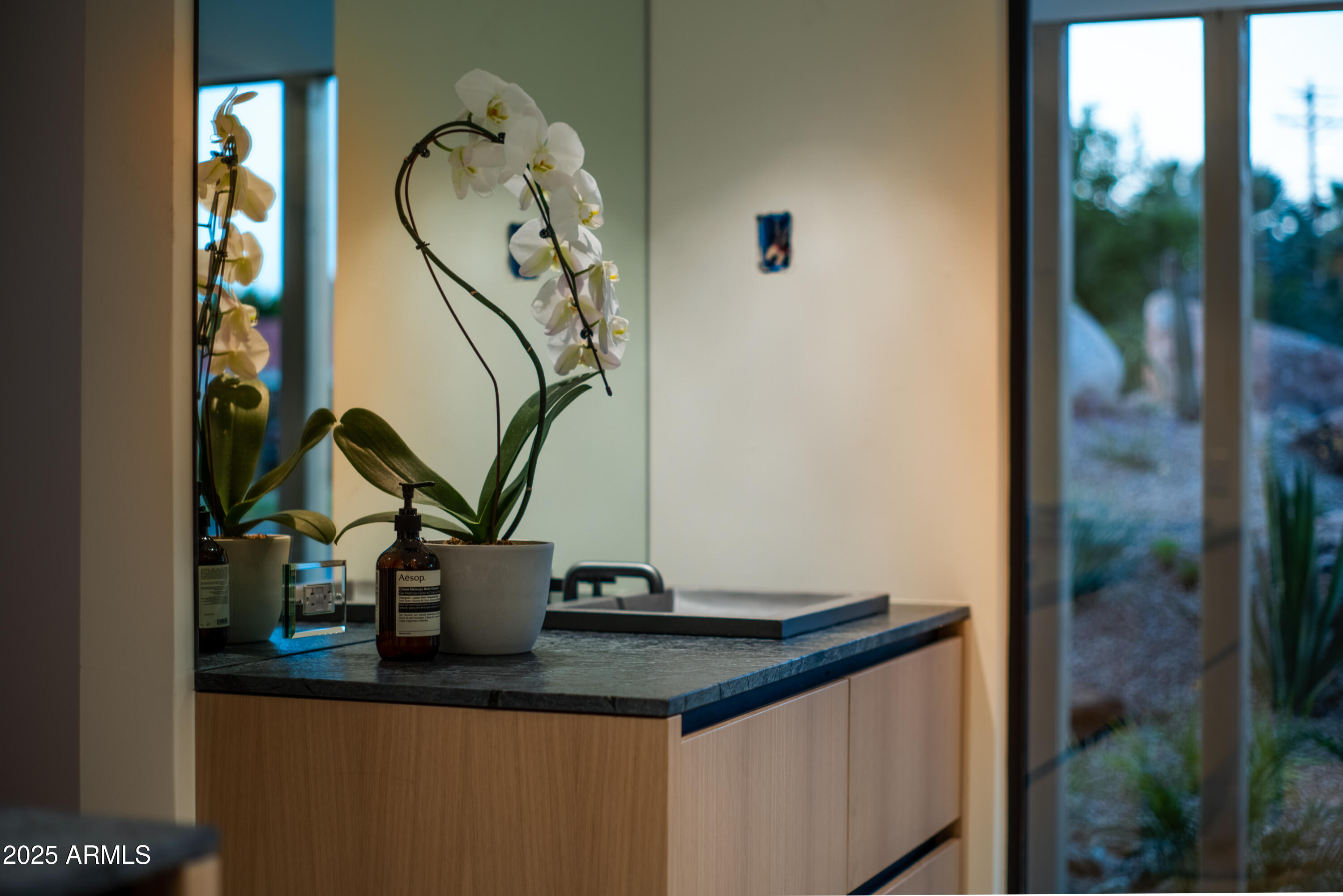 5311 E MITCHELL Drive