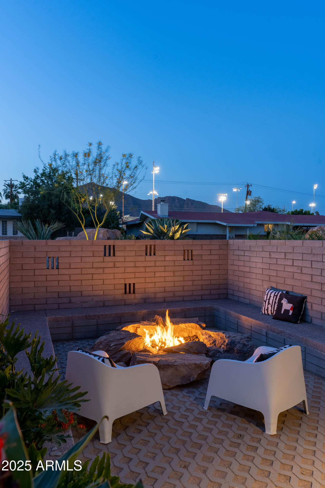 5311 E MITCHELL Drive