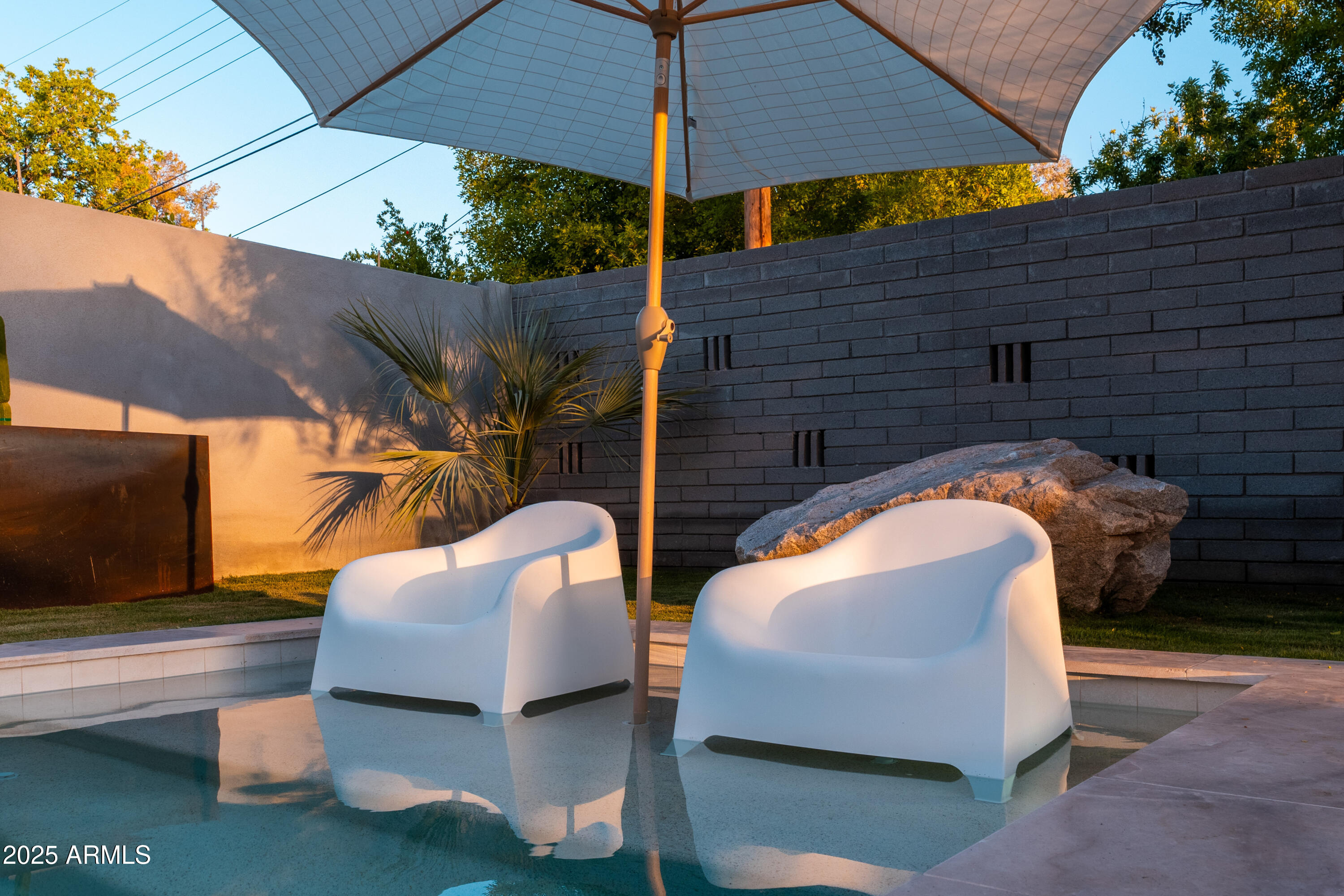 5311 E MITCHELL Drive